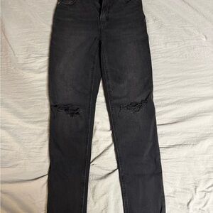 American Eagle Outfitters Black Ripped Straight Leg Jeans sz 000